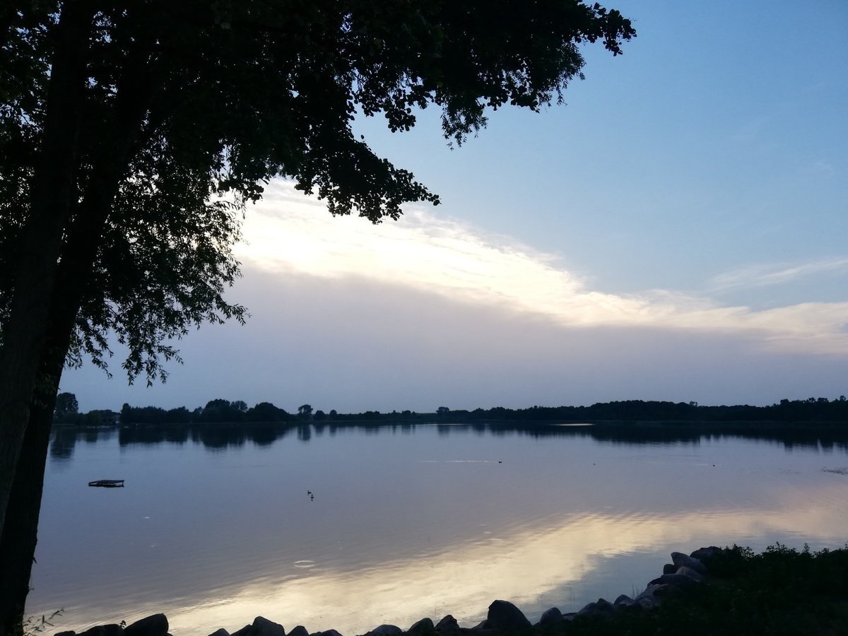 Zdjęcie przedstawiające jezioro