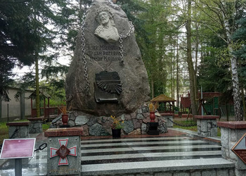 Zdjęcie przedstawia pomnik