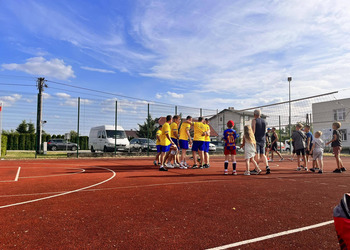 zdjęcie przedstawia uczestników Dni Sportu 