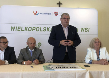 Zdjęcie przedstawia skład Komisji