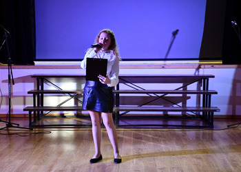 Uczestnicy odsłonięcia tablicy