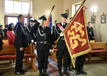 zdjęcie przedstawia uczestników Dnia Strażaka