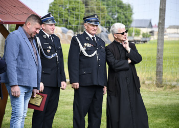 zdjęcie przedstawia uczestników Dnia Strażaka