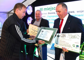 zdjęcie grupowe laureatów konkursu 