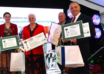 zdjęcie grupowe laureatów konkursu 