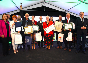 zdjęcie grupowe laureatów konkursu 