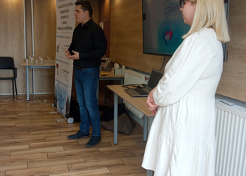 Zdjęcie przedstawia wykładowców 