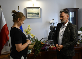 zdjęcie przedstawia Wójta z Dyrektorami Szkół