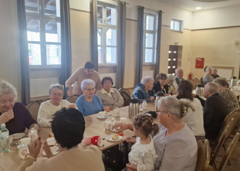 uczestnicy spotkania - członkowie klubu seniora