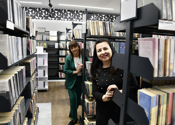 kierownik i pracownik biblioteki