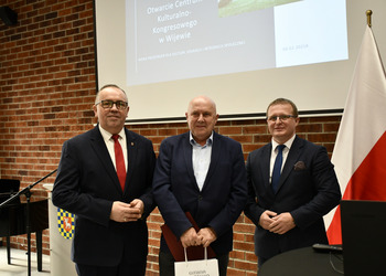 wręczenie podziękowań dla wykonawców