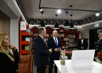 zwiedzanie obiektu przez zaproszonych gości