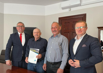 Zdjęcie przedstawia uczestników spotkania