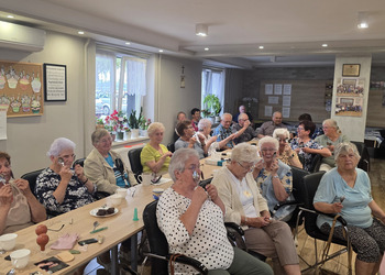 Zdjęcie przedstawia uczestników spotkania
