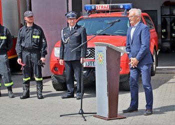 Uczestnicy odebrania łodzi dla OSP Wijewo 