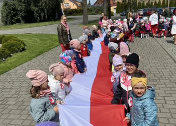 uczestników świętowania dnia flagi