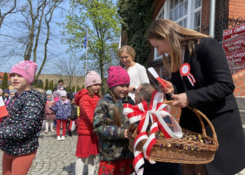 uczestników świętowania dnia flagi