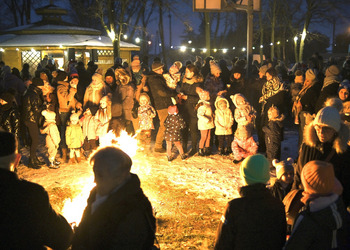 Zdjęcie przedstawia uczestników spotkania