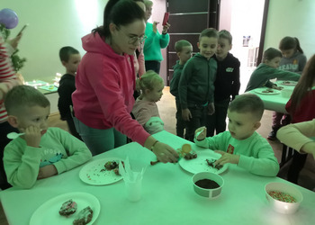 Zdjęcie przedstawia uczestników spotkania