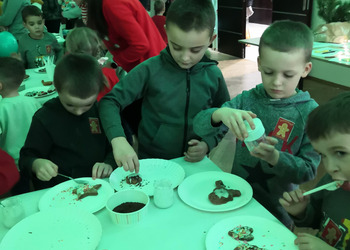 Zdjęcie przedstawia uczestników spotkania