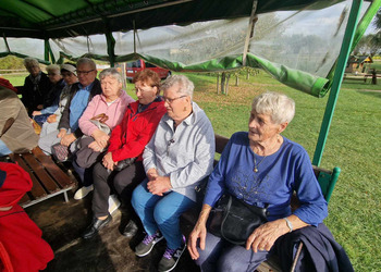 Zdjęcie przedstawia uczestników Klubu Seniora